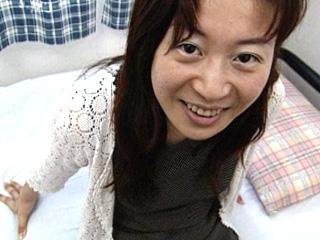 癒し系奥さんの淫乱プレイ 素人人妻