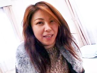 すけべなリサの赤い下着 金子リサ