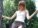 公園でパンチラしちゃう!! せいら