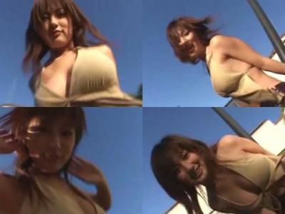 ノーブラでおっぱいチラリ 熊●曜子