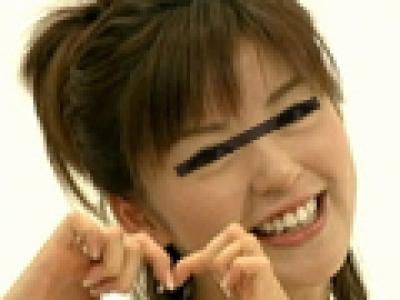 リポート中の胸チラ・パンツ透け 中●美奈子
